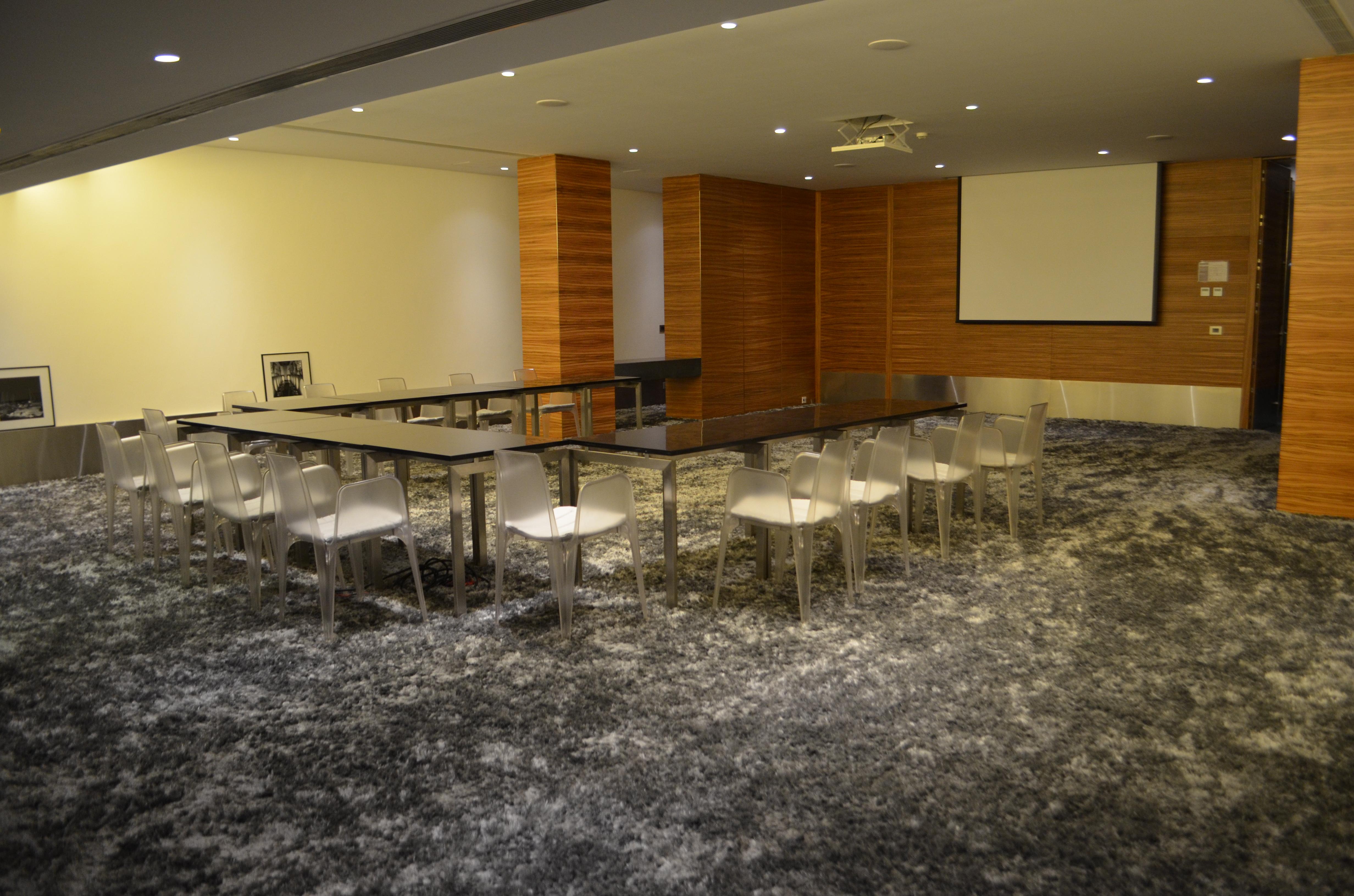 Warwick Stone 55 Hotel Beirut Exterior photo